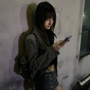 爱压抑（Caged Love）