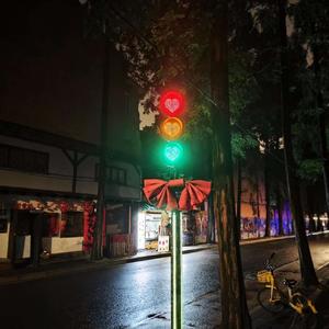 街角的告别-朱诗意