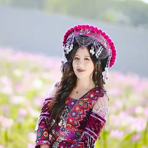 Kuv Ces Yog Koj Tus Qub Hluas Nkauj Thaum Is