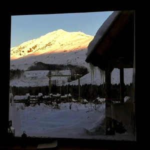 平行线怎能硬要弯曲成同心圆