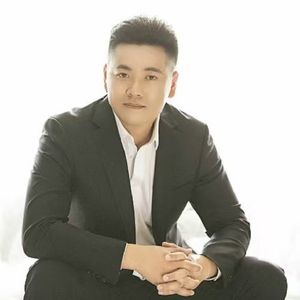 人后偷哭人前逞强