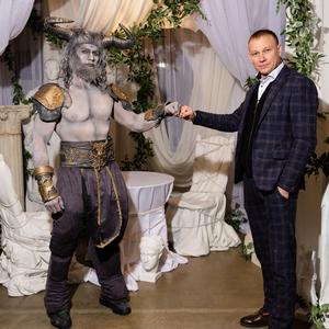 Шукаємо дівчат "Нас двоє вас багато"