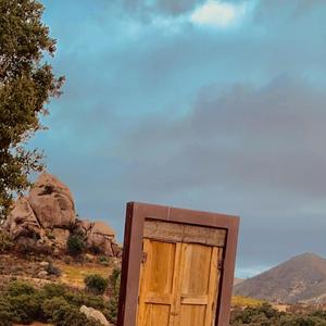 inside world (feat. Mezraa)