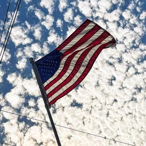 Alive (feat. Raymond)