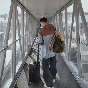 多想在平庸的生活拥抱你