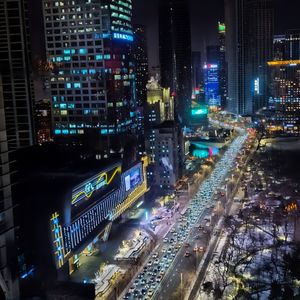 比朋友更具体, 比爱人更抽象