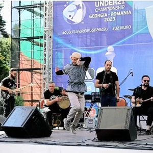 ფოლკლორული და ქალაქური სიმღერების პოპური