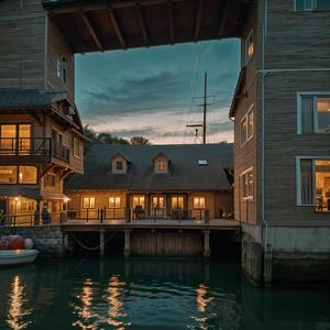 寄东鲁二稚子在金陵作