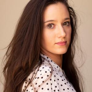 Ariel vs. Elsa (Awesome Rap Battles)