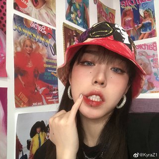 Kyra Z黄之仪/ APEX