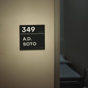 Vuelve (feat. Genesis Melisa)