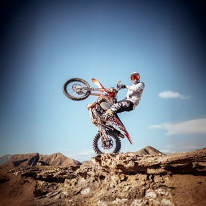 可笑的孤独 (弹鼓版)