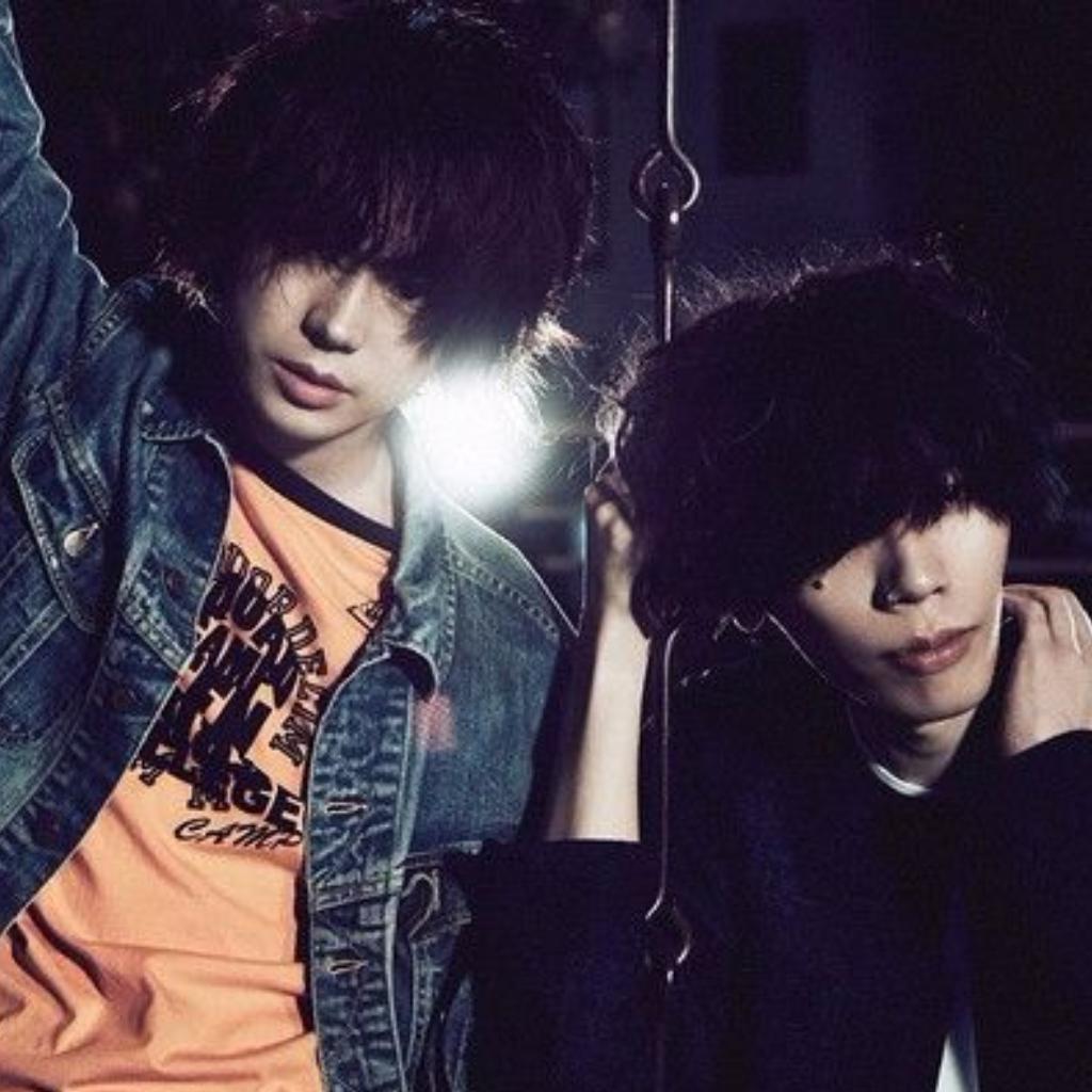 米津 玄 師 右目 米津玄師の顔が変わった理由を考察 昔と今の顔写真を比較検証してみた