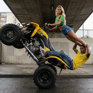 Para, Posa, Quebra (feat. MASTA JR)