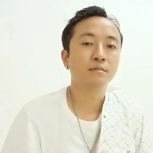 长发长长的姑娘