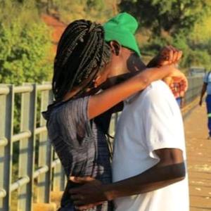 Ngiyatifela Ngawe