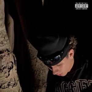 DISIMULO (feat. GARXH0)