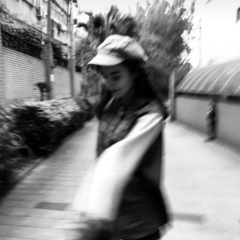 一开始说陪你到老的人现在还在吗 (DJ版)