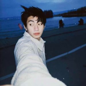 爱是共同撑一把漏雨的伞