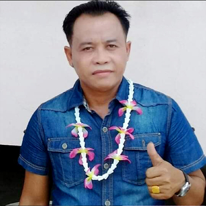 ຄອຍນ້ອງທີ່ສາຍຝົນ