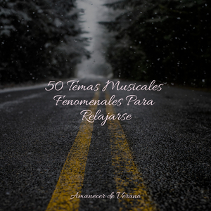 Cascadas Susurrantes en Luz de Luna