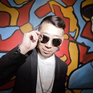 为爱守候（伴奏）