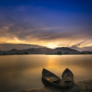 מוזיקה מרגיעה לעיסוי וטיפולים - נעימות שקטות להשראת רוגע ושלווה