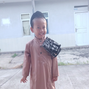 Berenang dengan teman