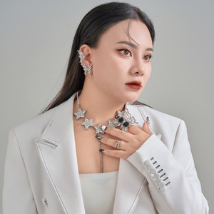 先敬罗衣后敬人 (伴奏)