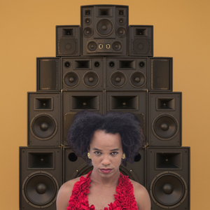 Caetana Em Bicha Treme Terra