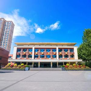 我的学校 青干院 Prod by KAW 的集装箱。