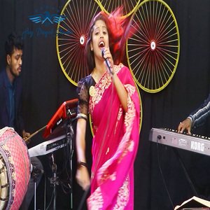 ঝড় তোলা মাতাল গানে