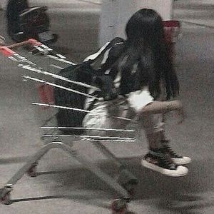 我才不抽象，在等对的人罢了