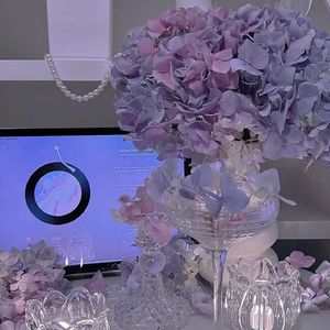 灯畔等你推开黎明