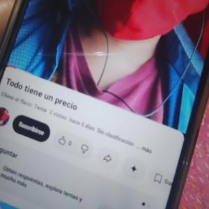 Morena de piel canela