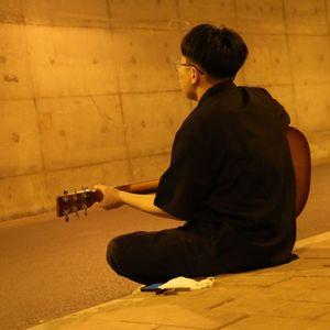 你的爱像香水短暂停留