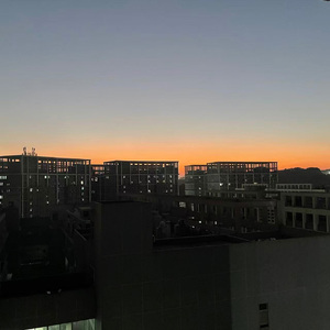 《细雨中的青石旧梦》自由自在的锅巴冰淇淋-怀旧