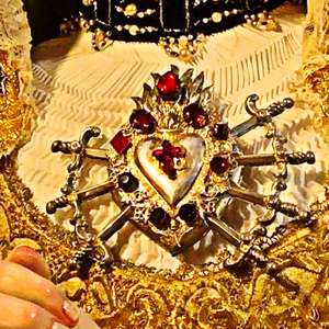 El corazón apuntando