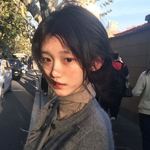 也许说我爱你这感觉一定很假