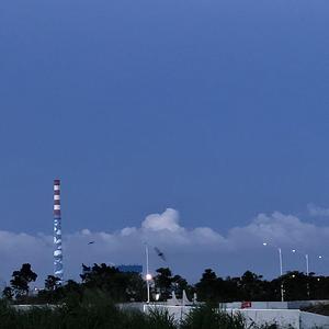 房间开始下起雨