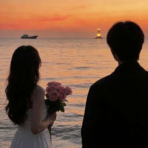 你在看海而我在偷偷看着你