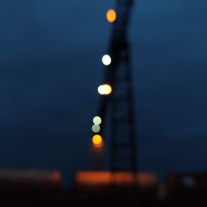 背着地球偷偷亲吻