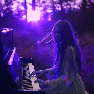 Grey Horizons Melt Slowly