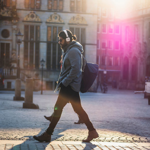 お日様の下で刻む