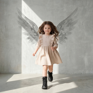 Девочка с крыльями