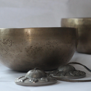 Otherworldly Singing Bowls 666 Hz (Pure Light)