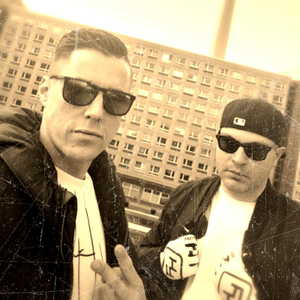 Reißbrett (feat. Atier)