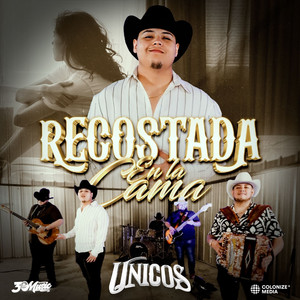 Recostada En La Cama