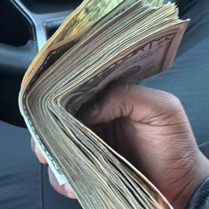 How I Move (feat. Tshiest)