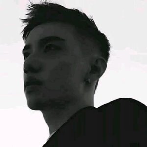 爱是共同撑一把漏雨的伞